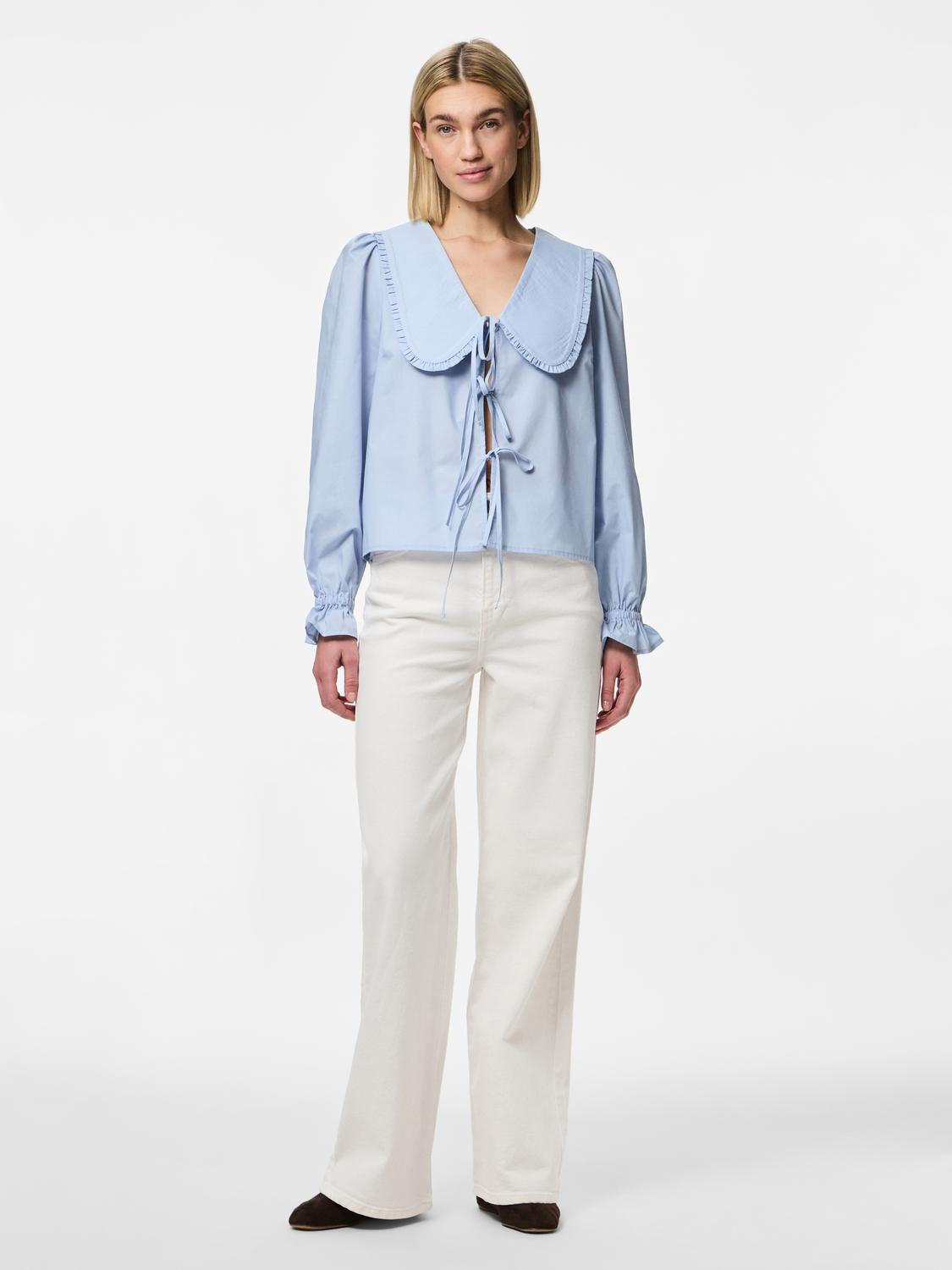 model_shot-front_full